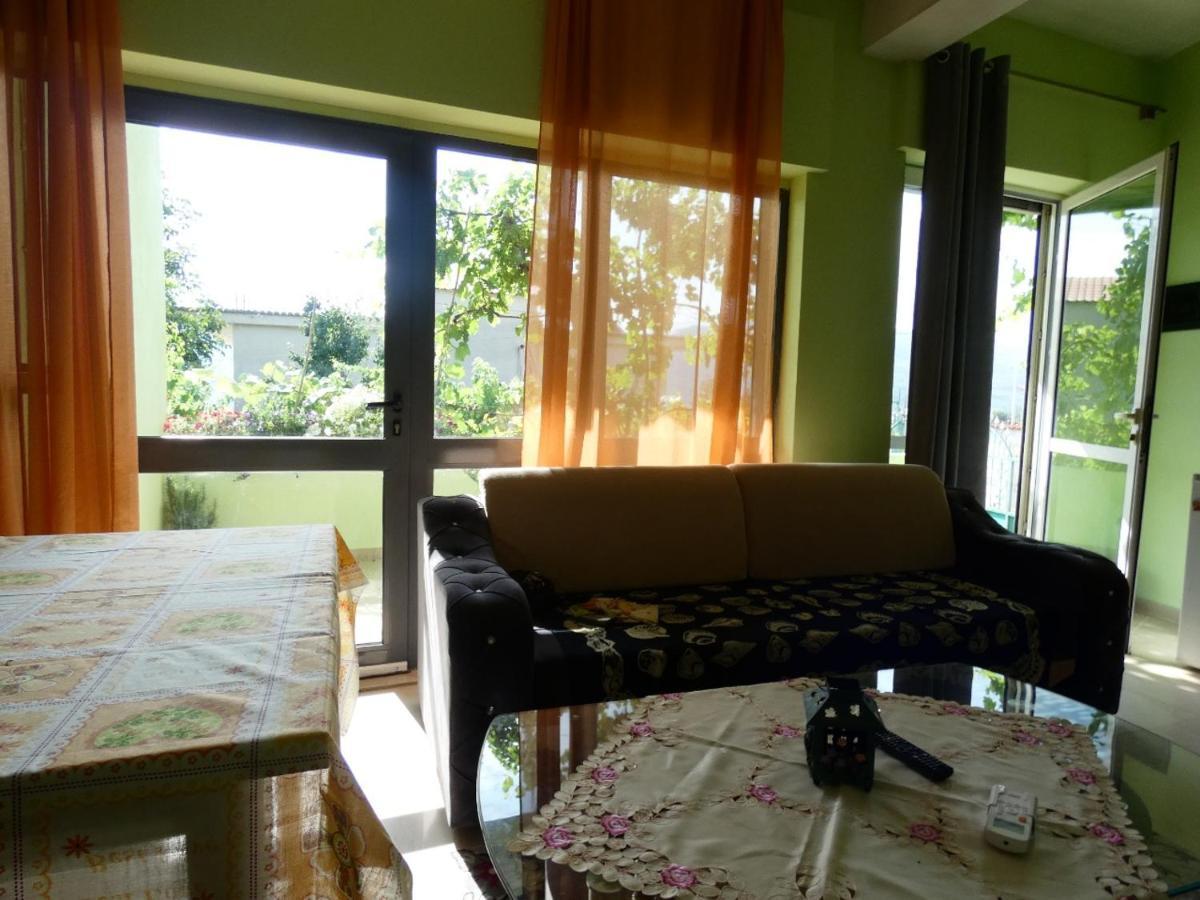 Guesthouse Aleksander Μπεράτ Εξωτερικό φωτογραφία