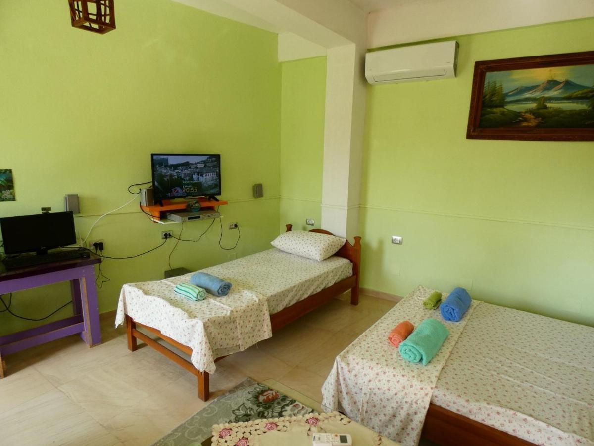 Guesthouse Aleksander Μπεράτ Εξωτερικό φωτογραφία