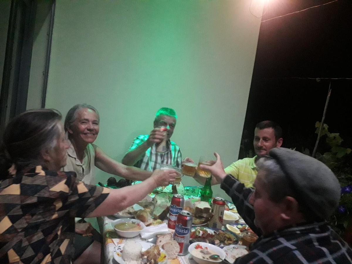 Guesthouse Aleksander Μπεράτ Εξωτερικό φωτογραφία